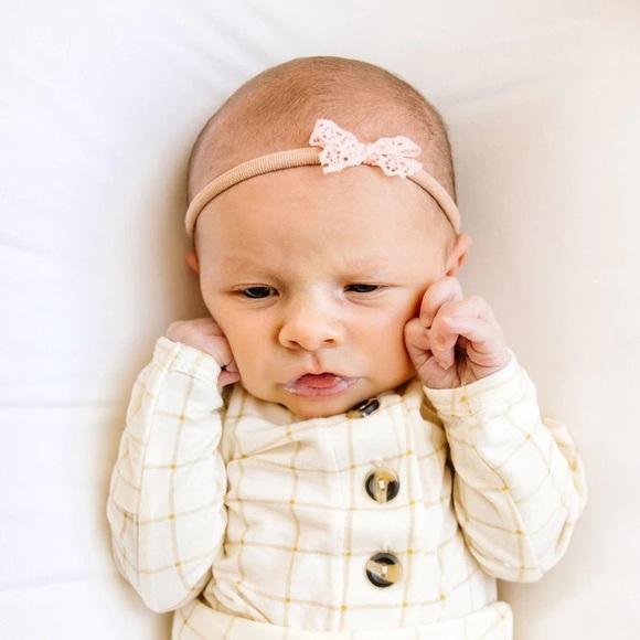 Lou Lou & Company Vintage Mini Blush Nylon Headband Bow - Picture 2 of 2